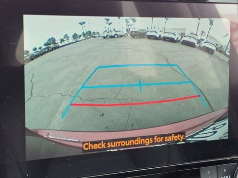 Used 2024 Toyota Highlander XLE image 13