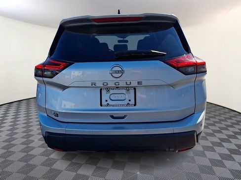 Used 2024 Nissan Rogue S FWD image 5