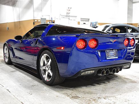 Used 2007 Chevrolet Corvette Coupe w/ Performance Package RWD image 8