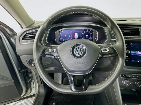 Used 2020 Volkswagen Tiguan SEL image 19