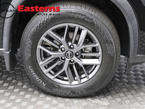 Used 2023 Nissan Rogue S AWD/4WD image 31