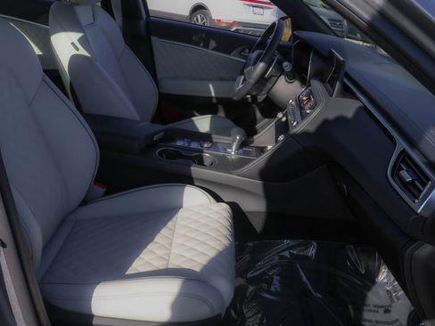 Used 2025 Genesis G70 3.3T Advanced w/ Sport Prestige Package image 41