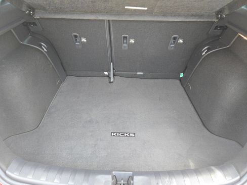 Used 2023 Nissan Kicks SR w/ SR Premium Package FWD image 23
