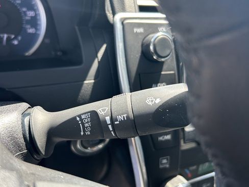 Used 2015 Toyota Camry XLE FWD image 31