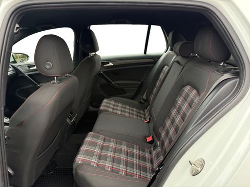 Used 2018 Volkswagen Golf 4-Door image 16