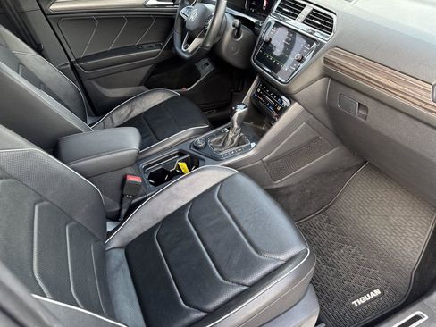 Used 2022 Volkswagen Tiguan SEL R-Line AWD/4WD image 29