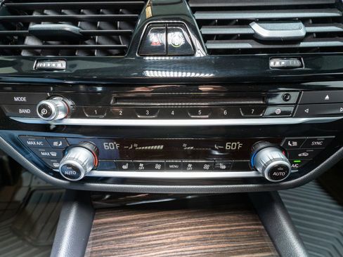 Used 2019 BMW 530i xDrive w/ Convenience Package image 20