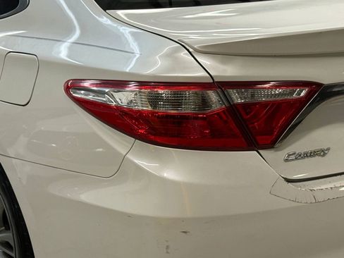 Used 2017 Toyota Camry SE FWD image 12
