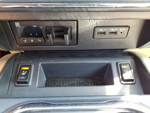 Used 2019 Nissan Titan SV w/ SV Convenience Package AWD/4WD image 19