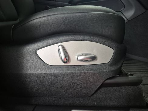 Used 2022 Porsche Macan S AWD/4WD image 35