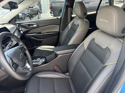 Used 2025 Chevrolet Trax ACTIV w/ Sunroof Package FWD image 5