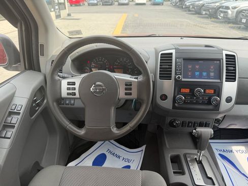 Used 2019 Nissan Frontier SV w/ Value Truck Package AWD/4WD image 11