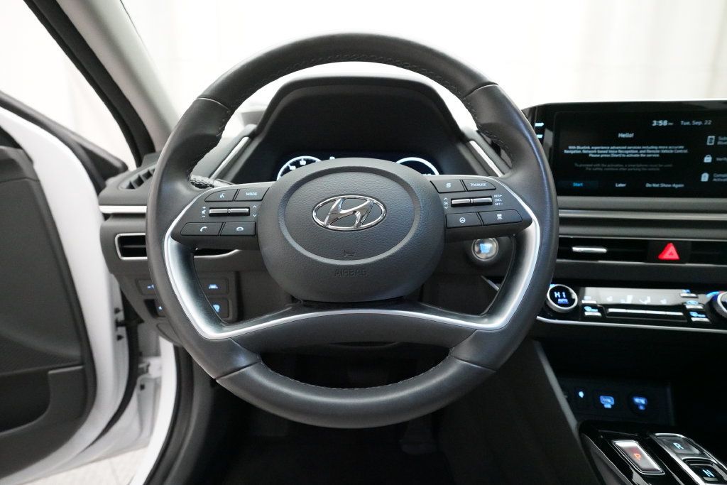 Used 2023 Hyundai Sonata SEL w/ Convenience Package FWD image 4