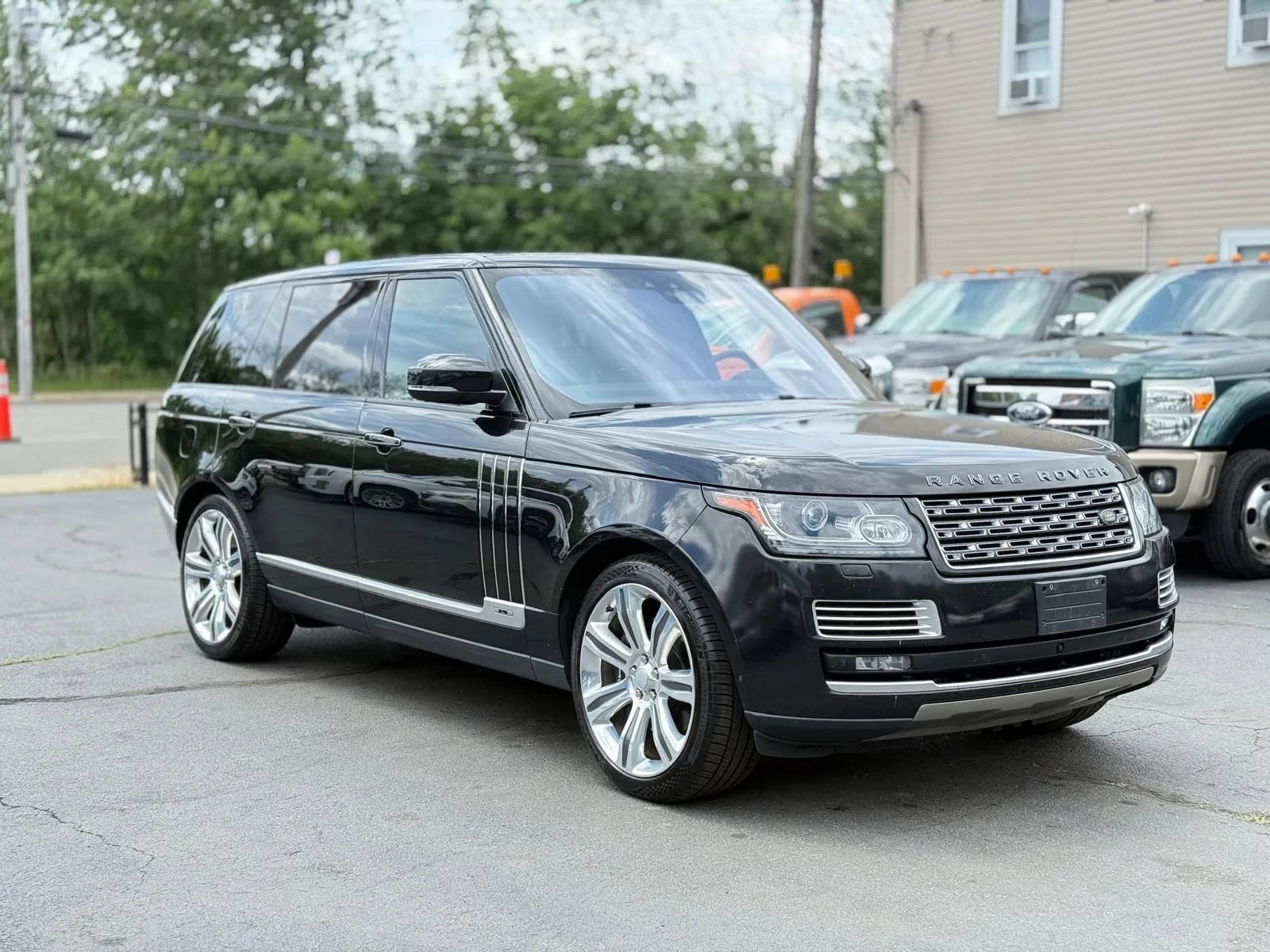 Used 2017 Land Rover Range Rover LWB SV Autobiography AWD/4WD image 4