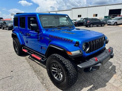 Used 2024 Jeep Wrangler Unlimited Rubicon AWD/4WD image 6