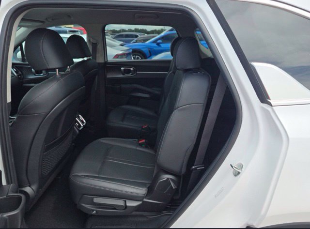 Certified 2023 Kia Sorento EX FWD image 8