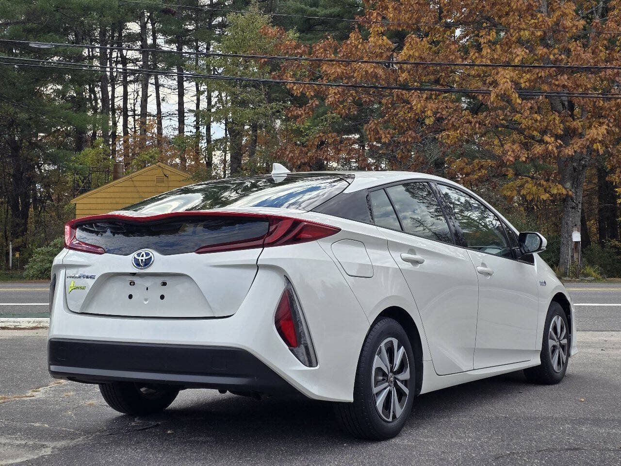 Used 2017 Toyota Prius Prime Premium w/ Carpet Mat Package FWD image 11