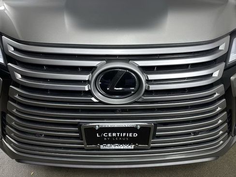 Used 2024 Lexus LX 600 4WD w/ Luxury Package image 30