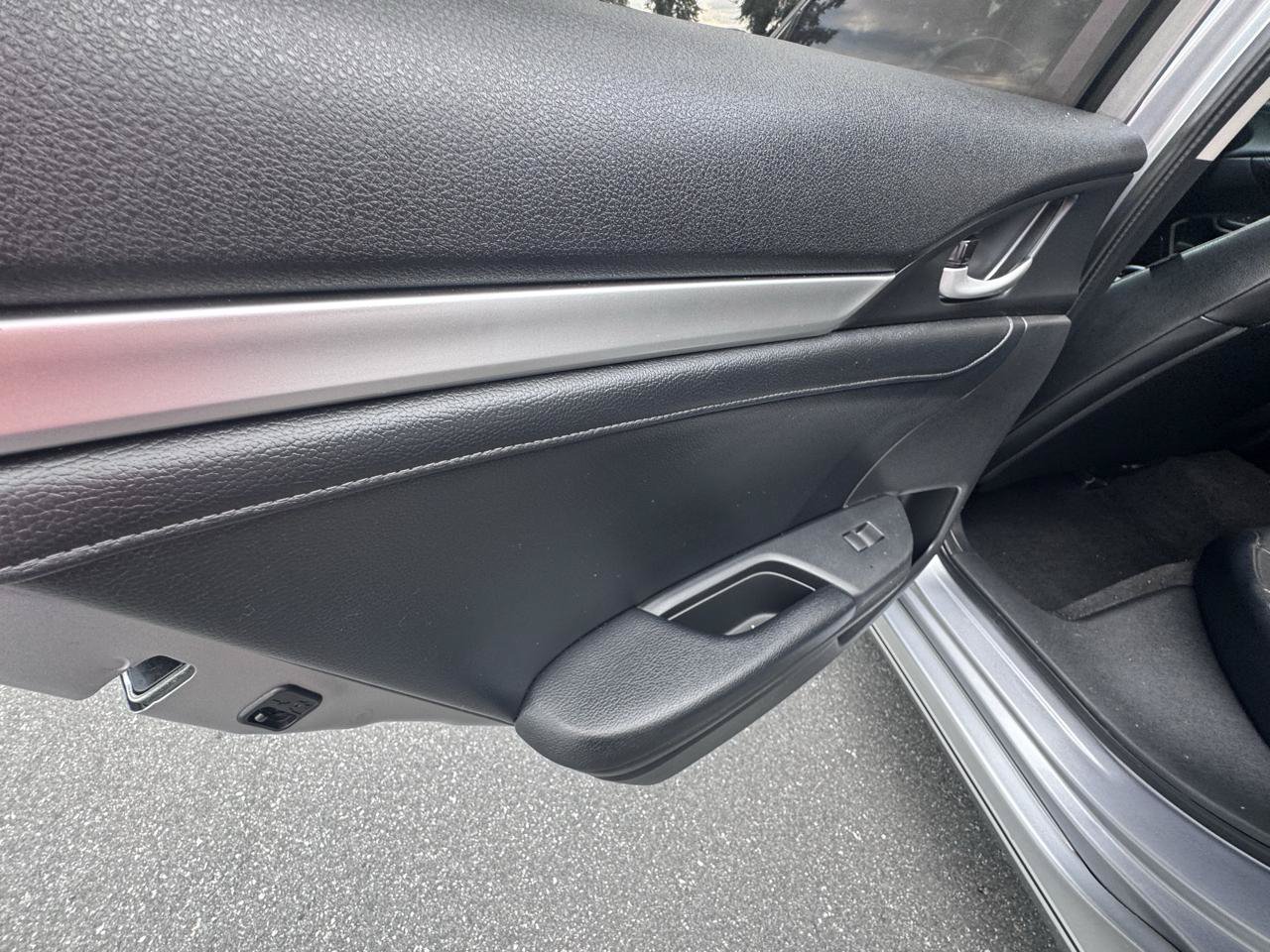 Used 2017 Honda Civic Touring image 17