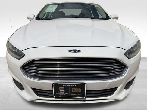 Used 2013 Ford Fusion SE image 2