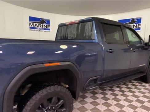 Used 2021 GMC Sierra 2500 AT4 image 2