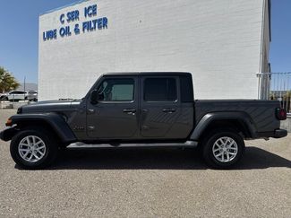 Used 2023 Jeep Gladiator Sport AWD/4WD video 2