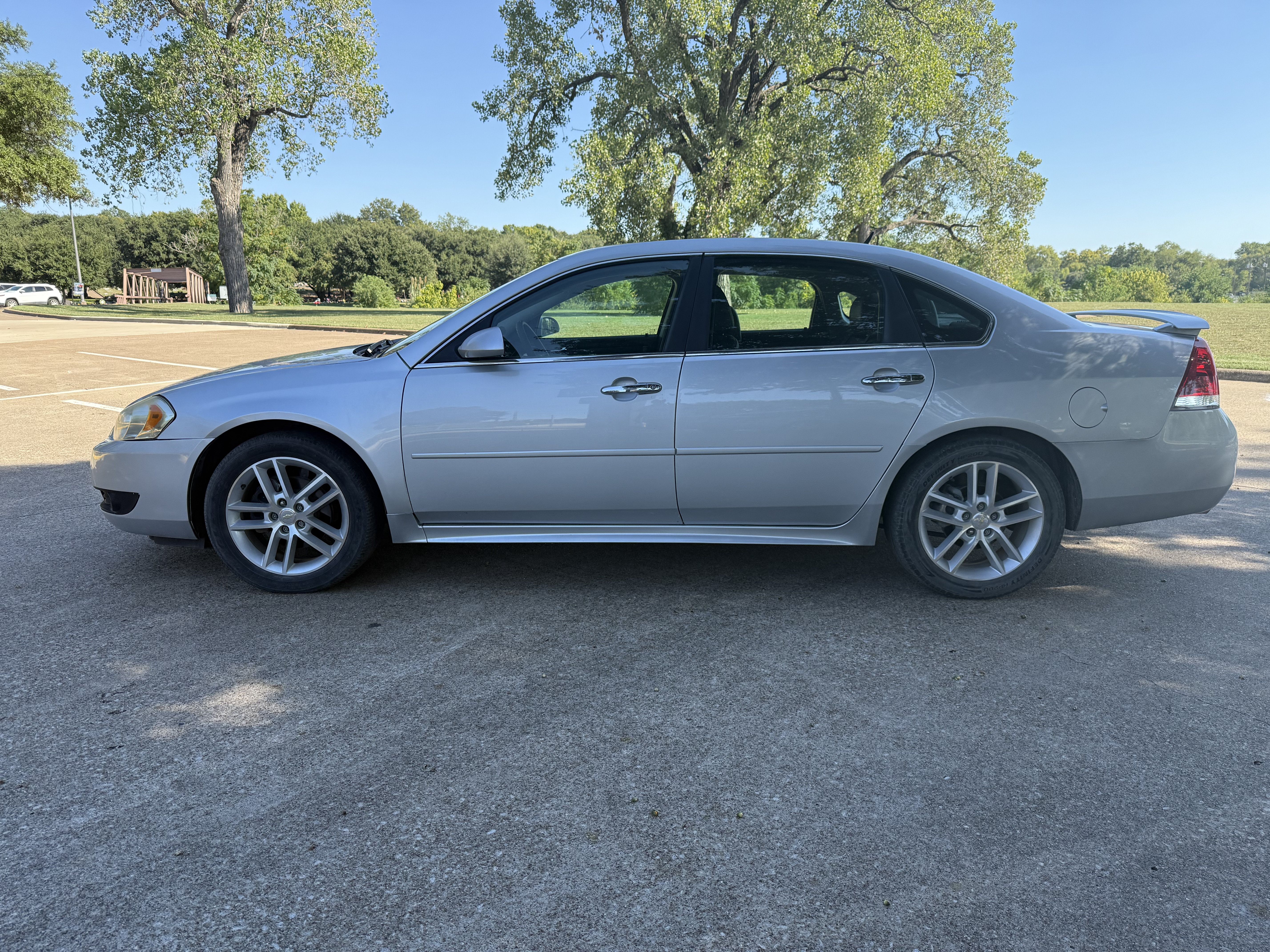Used 2016 Chevrolet Impala LTZ FWD image 8