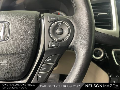 Used 2017 Honda Pilot Touring image 27