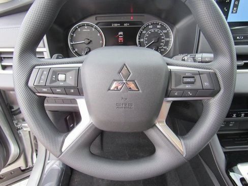 New 2026 Mitsubishi Outlander ES image 20