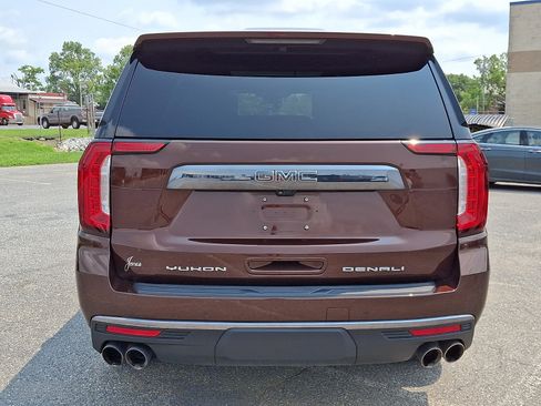 Used 2023 GMC Yukon Denali Ultimate AWD/4WD image 5