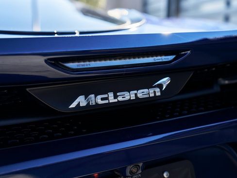 Used 2022 McLaren GT image 12