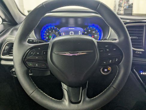 Used 2023 Chrysler Pacifica Touring-L w/ S Appearance Package FWD image 13