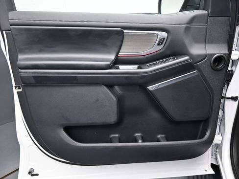 Used 2025 Ford Expedition Platinum AWD/4WD image 10