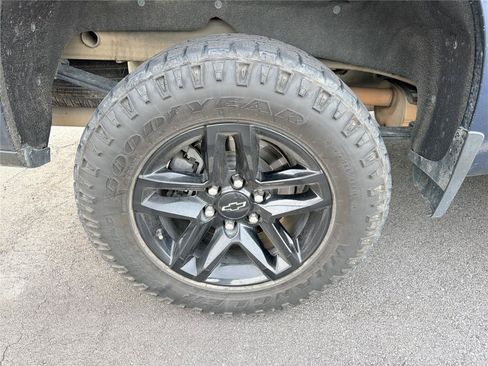 Used 2021 Chevrolet Silverado 1500 LT Trail Boss w/ Convenience Package II AWD/4WD image 10