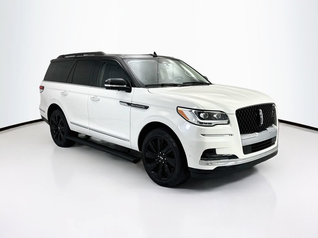 Used 2024 Lincoln Navigator Black Label AWD/4WD image 3