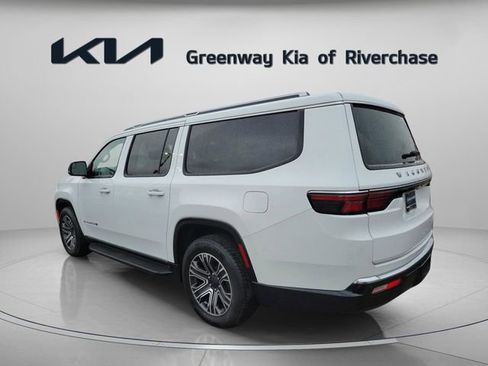 Used 2024 Jeep Wagoneer L Series II image 5