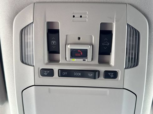 Used 2023 Toyota Highlander Platinum FWD image 12