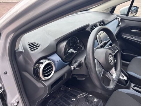 Used 2025 Nissan Versa SV FWD image 33