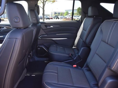 New 2026 Chevrolet Traverse High Country image 16