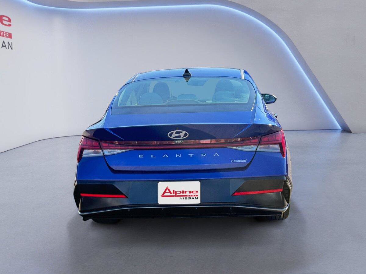 Used 2025 Hyundai Elantra Limited FWD image 4
