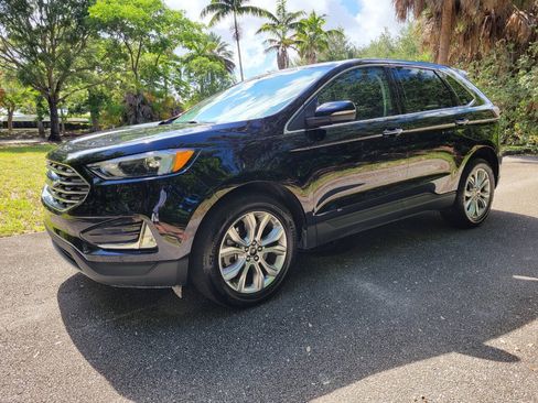 Used 2024 Ford Edge Titanium AWD/4WD image 3