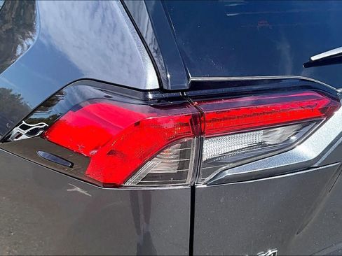 Certified 2025 Toyota RAV4 XLE AWD/4WD image 28