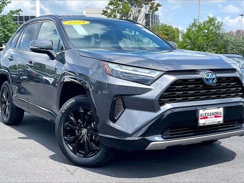 Used 2024 Toyota RAV4 SE w/ Convenience Package AWD/4WD image 2