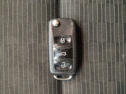 Used 2018 Volkswagen Tiguan Limited w/ Premium Package image 32