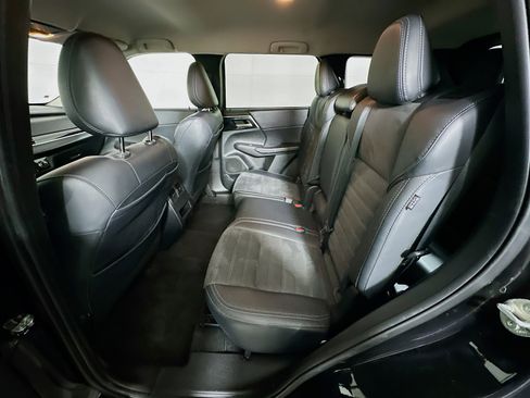 Used 2024 Mitsubishi Outlander SE FWD image 29