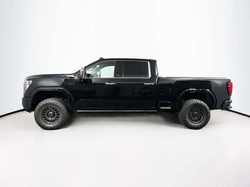 Used 2024 GMC Sierra 2500 Denali Ultimate AWD/4WD image 4