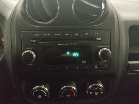 Used 2014 Jeep Patriot Latitude AWD/4WD image 25