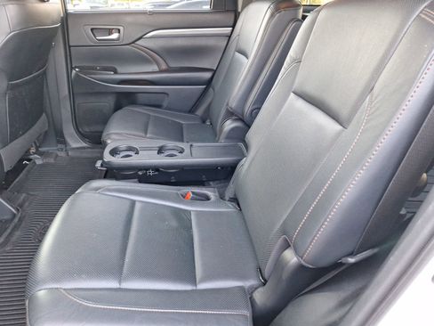 Used 2019 Toyota Highlander Limited image 32