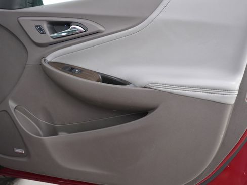 Used 2016 Chevrolet Malibu Premier w/ Driver Confidence Package II image 9