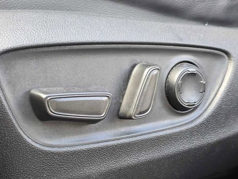Used 2022 Toyota Sienna XSE w/ XSE Plus Package FWD image 28